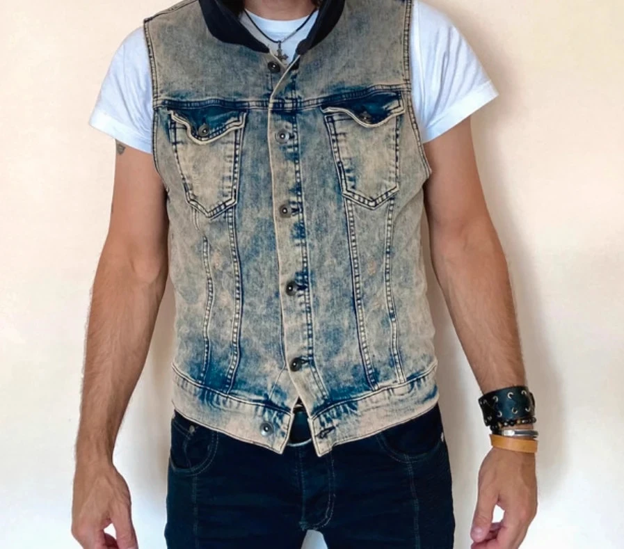 Sleeveless denim jacket with hood Divided by H&M size M. – photo 2